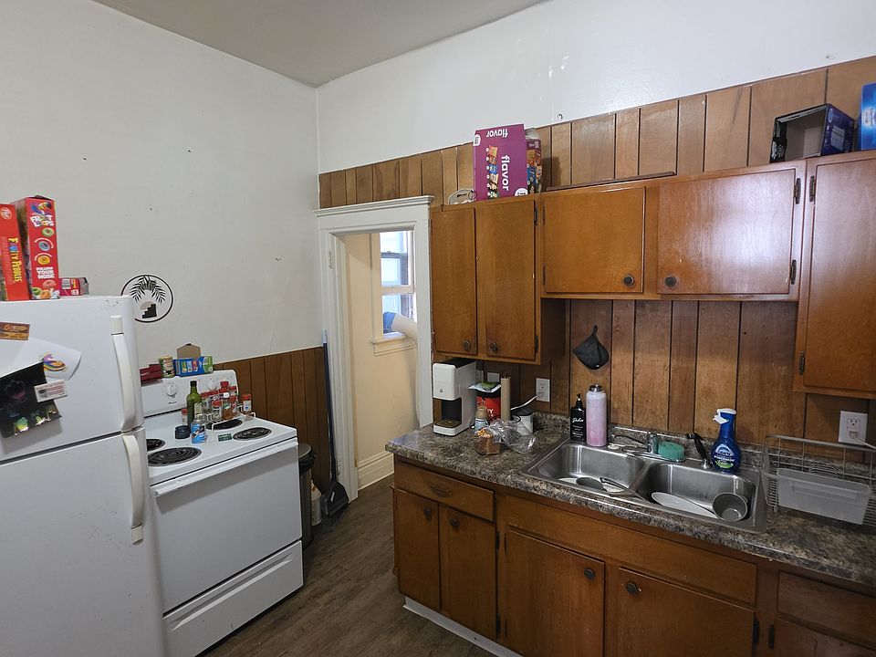 2nd image of 1505 E 2nd St #1