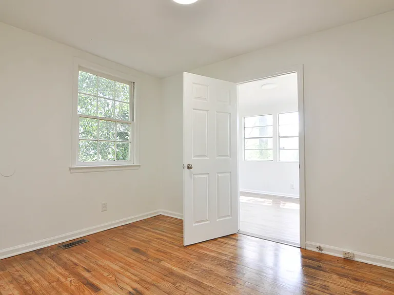 4304 Revelstoke Dr — Photo 10
