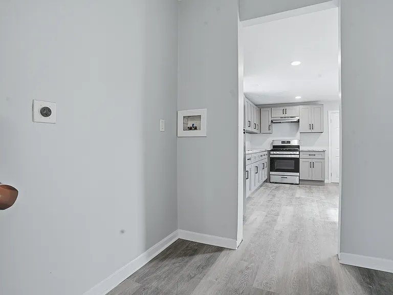 660 Public St #2 — Photo 11