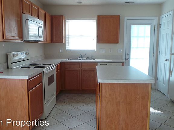3rd image of 7720 Oliver Park Dr