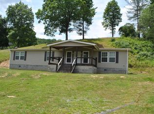 637 McGraws Rd, Saulsville, WV 25876
