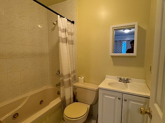 4th image of 25-22 Seagirt Ave #3