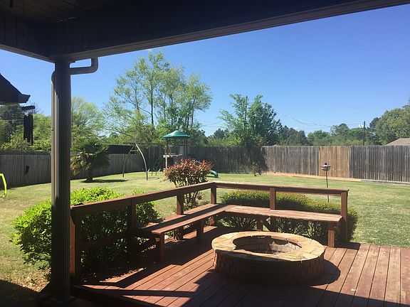 2nd image of 1709 Castle Oaks