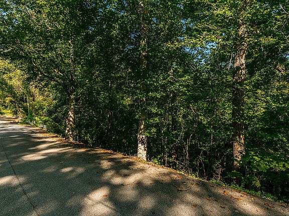5th image of 104 Fox Hunt Point Lot 9