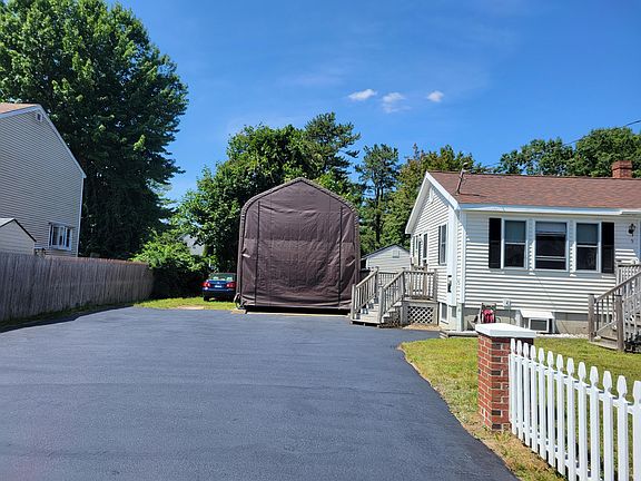 2nd image of 9 Jeannette Avenue