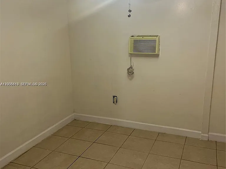 2255 W 55th St #2 — Photo 10
