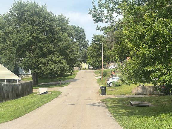 5th image of 1207 E South Ave