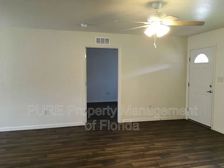 4700 NE 22nd Ave — Photo 9