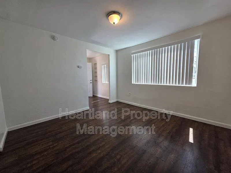 2 bed, 1.0 bath, $1,895 — Photo 2