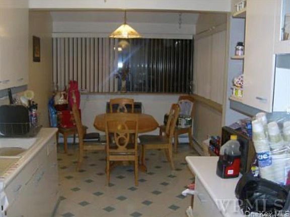 5th image of 114 Round Hill Road