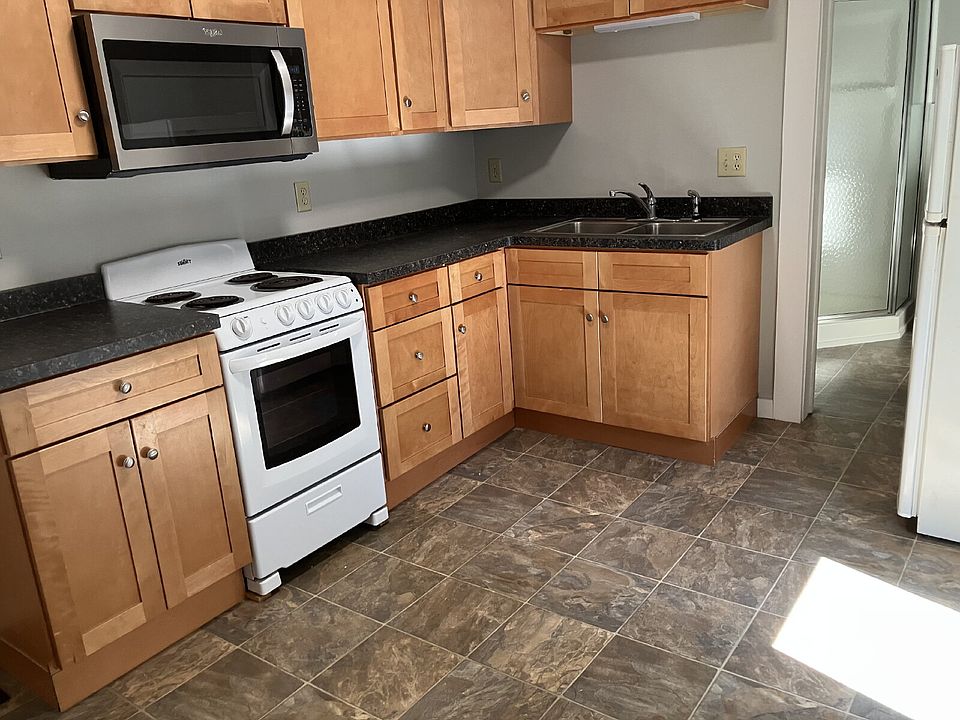 1st image of 23 Woodlawn Ave #2A