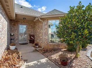 3712 Millers Creek Ln, Mustang, OK 73064