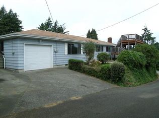 1391 Bayview St, North Bend, OR 97459