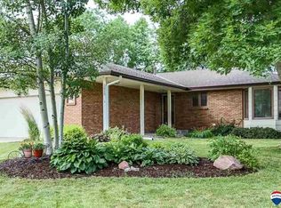 3615 Holmes Park Rd, Lincoln, NE 68506