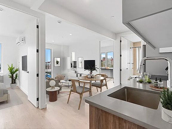 3rd image of 172-02 Hillside Ave #6I