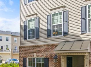 15379 Rosemont Manor Dr, Haymarket, VA 20169