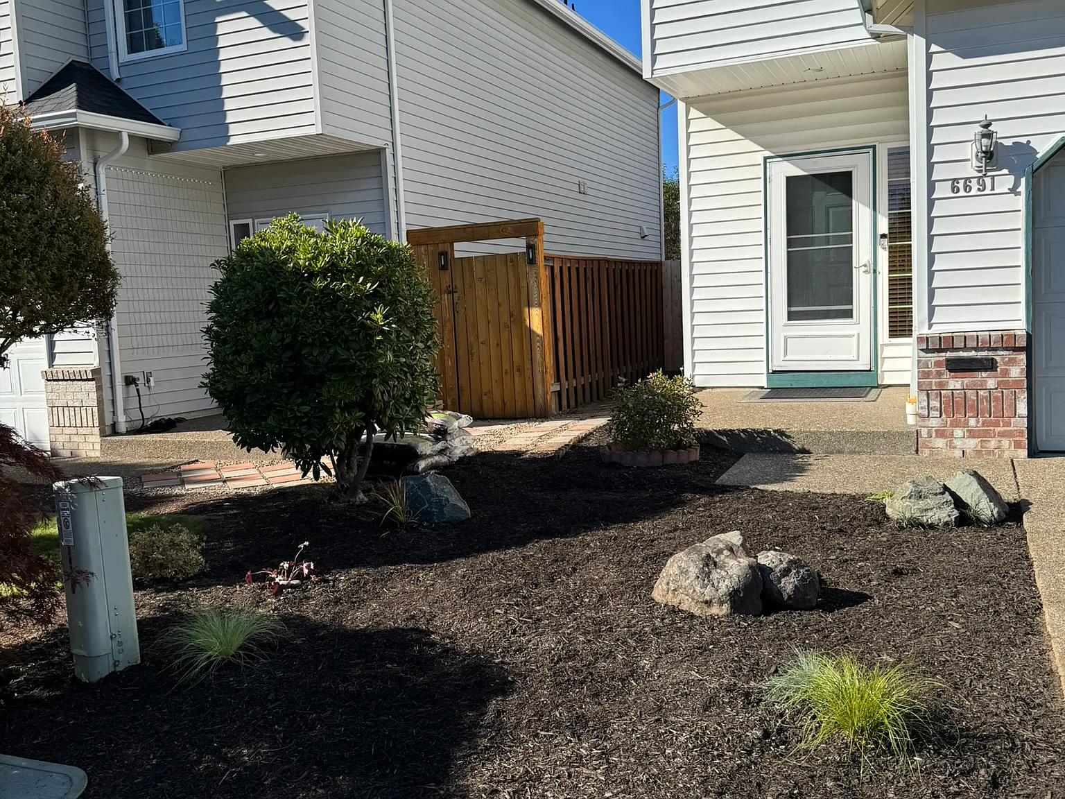 3 bed, 2.5 bath, 1422 sqft, $2,480 — Photo 3