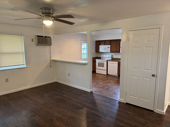 2nd image of 1817 North Blvd