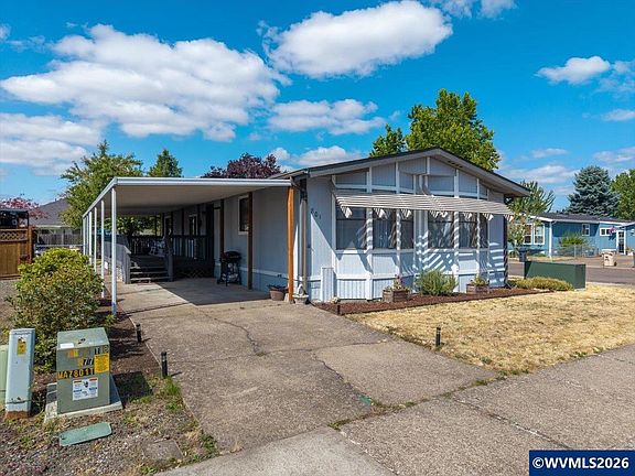 2nd image of 801 Mazama Ave