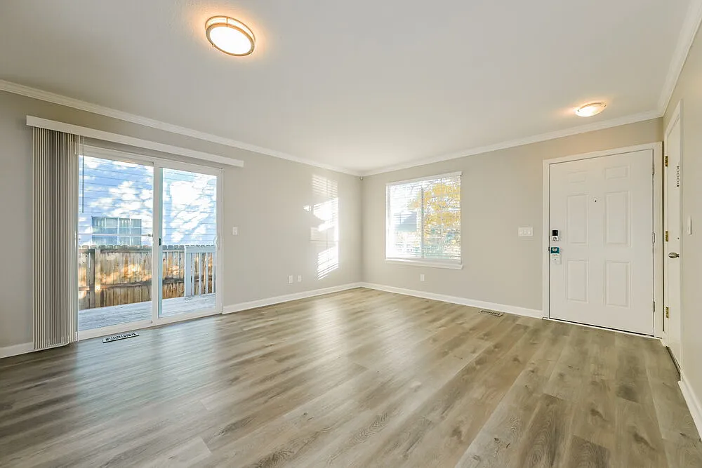 3 bed, 3.0 bath, 2193 sqft, $2,655 — Photo 4