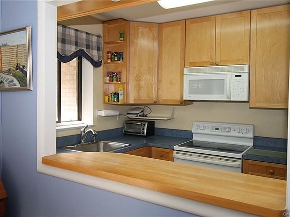 3rd image of 506 Kemeys Ave #6