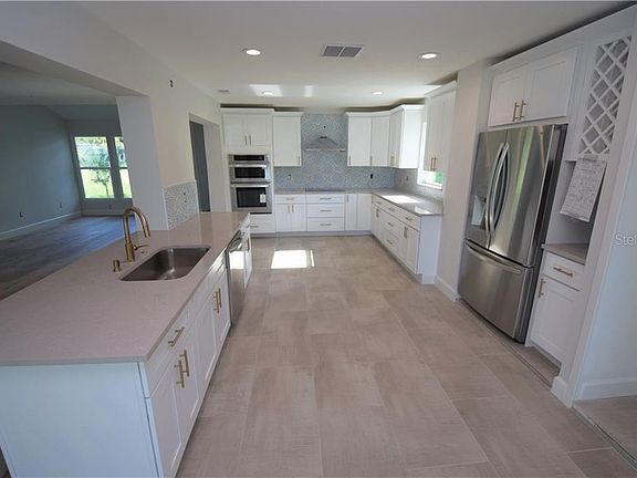 5th image of 1544 John Anderson Dr