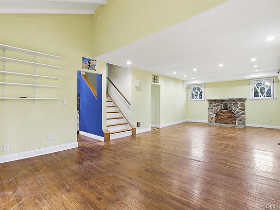 4th image of 62 Van Wyck St