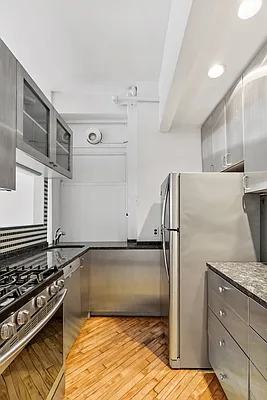 Sold by Compass | media 7