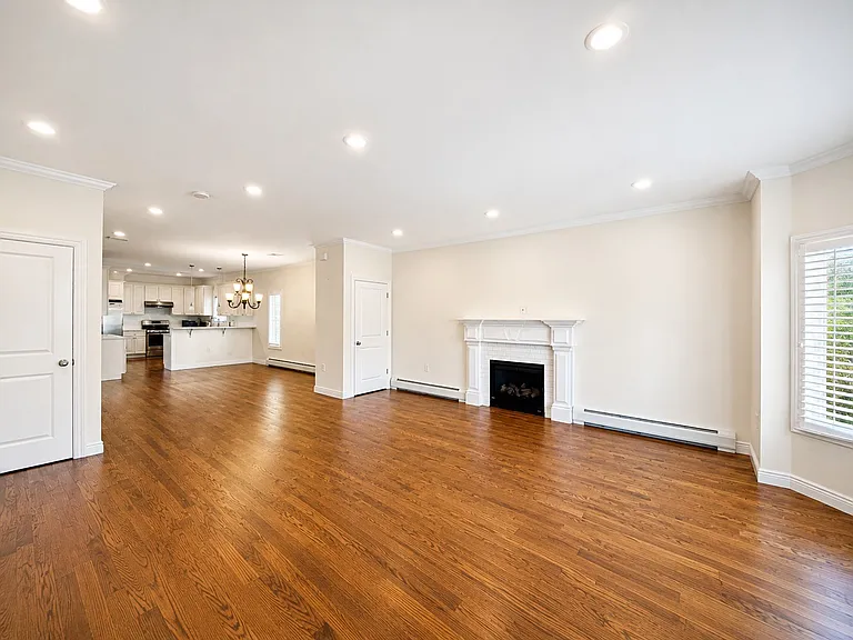 78 Lincoln Ave — Photo 3
