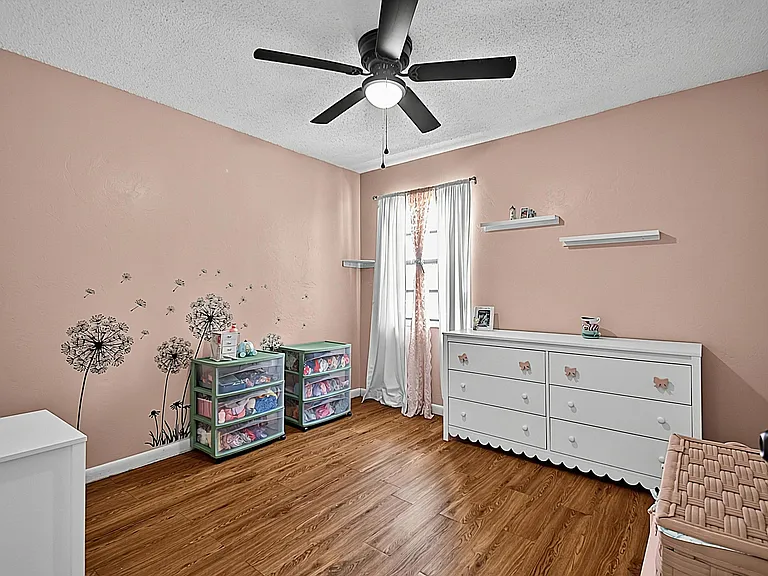 4 Zanzibar Balsan Ct — Photo 11