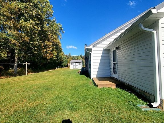 5th image of 252 Le Chemain Dr.