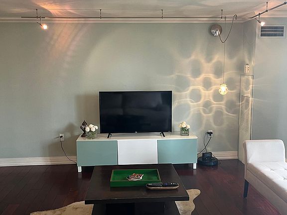 3rd image of 601 W 11th Ave APT 519