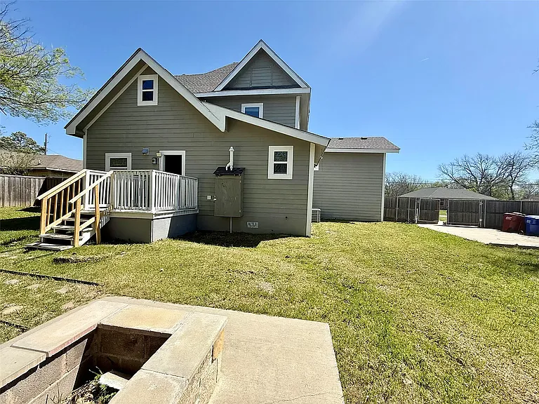 619 Wood St — Photo 11