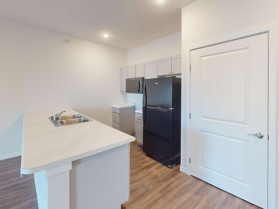4th image of 427 4th St NW #411-2102