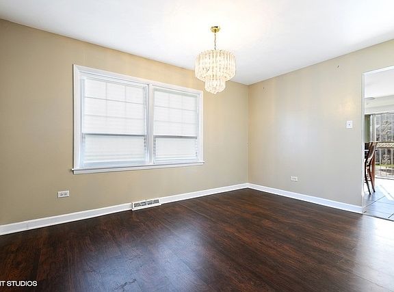 5th image of 16705 Claire Ln