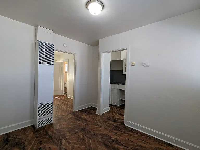 3787 Franklin Blvd #4 — Photo 4