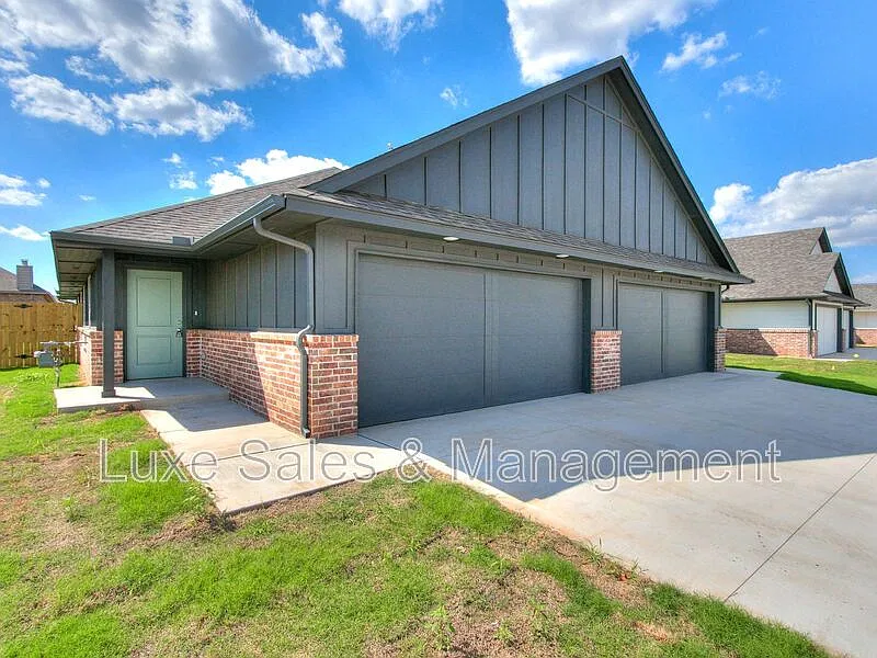 3 bed, 2.0 bath, 1200 sqft, $1,495 — Photo 2