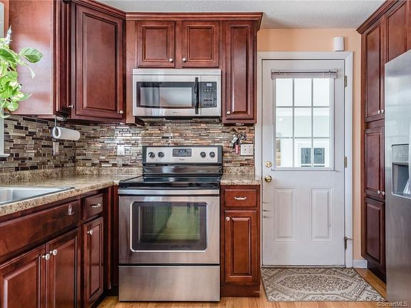 4th image of 26 Woodhaven Dr