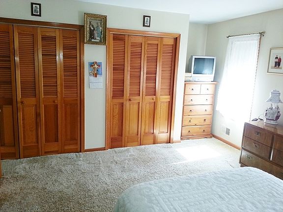 5th image of 579 Sidorske Ave