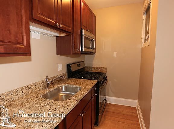 2nd image of 2110 W Ainslie St #Three