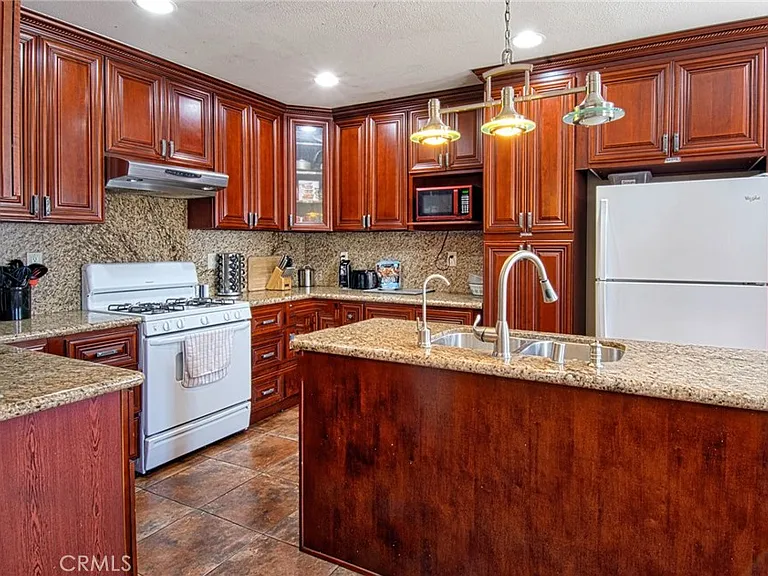 14802 Leibacher Ave — Photo 2