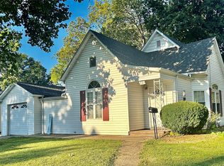 501 S Elm St, Greenville, IL 62246
