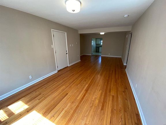 2nd image of 7353 Delmar Blvd APT 1E