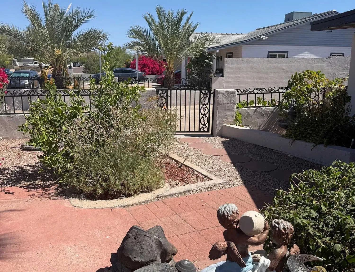 2 bed, 1.0 bath, 1603 sqft, $1,900 — Photo 3