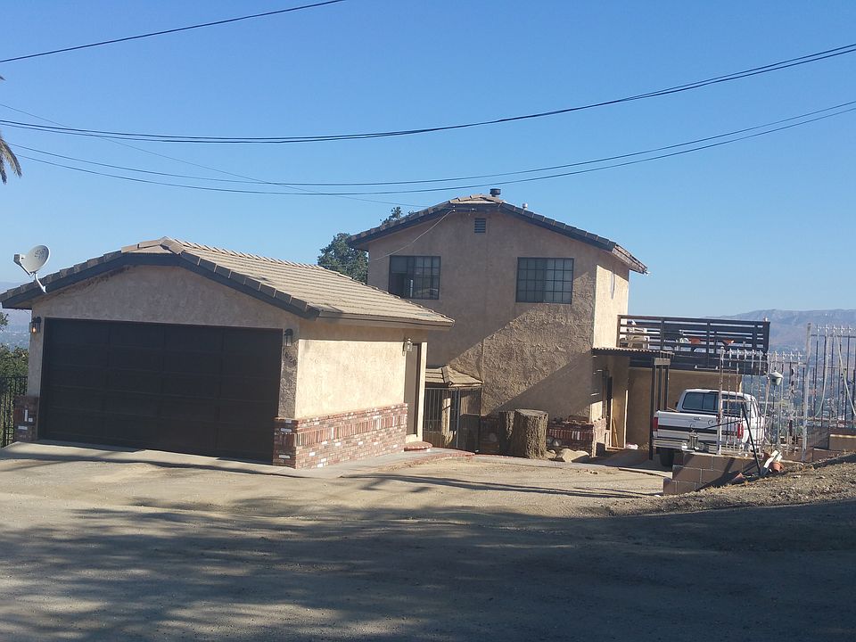 2nd image of 1020 Crown Hill Dr