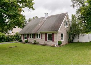 50 Palfrey Ln, Willingboro, NJ 08046
