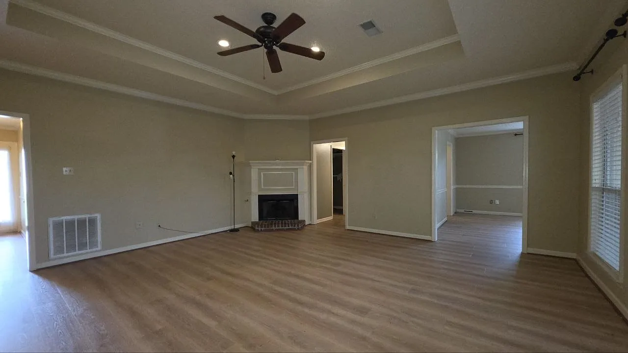 3 bed, 1665 sqft, $2,000 — Photo 4