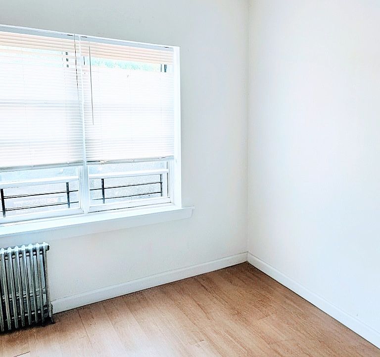 1st image of 37 43rd Ave #103