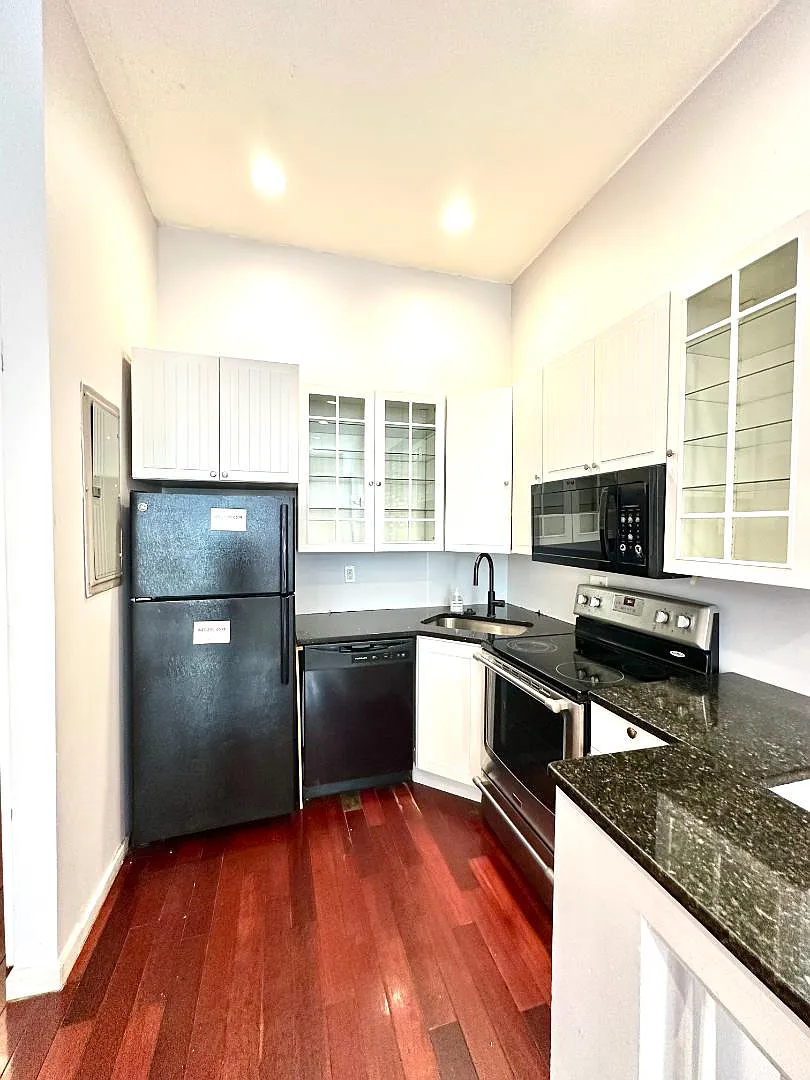 2215 Eutaw Pl - Unit 1 — Photo 3