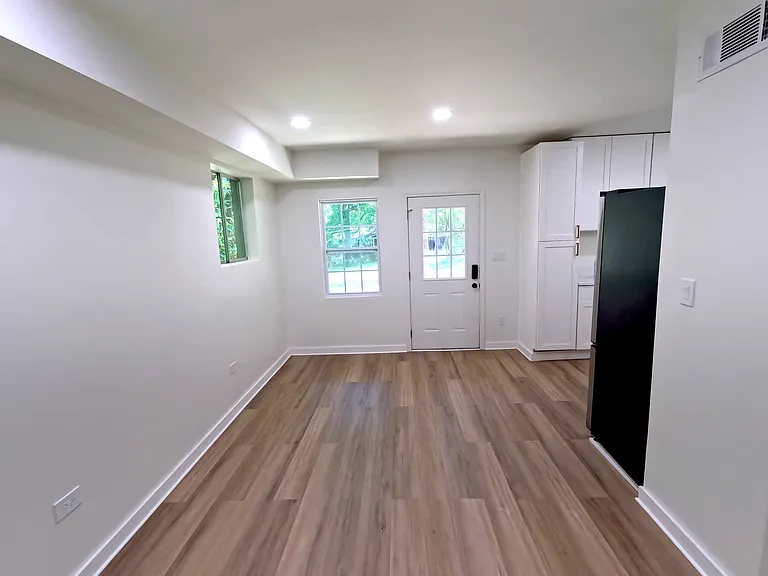 Entry Area/Dining
